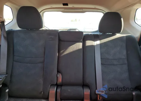 2016 Nissan Rogue S z USA, uszkodzony, nr VIN 5N1AT2MV1GC808536